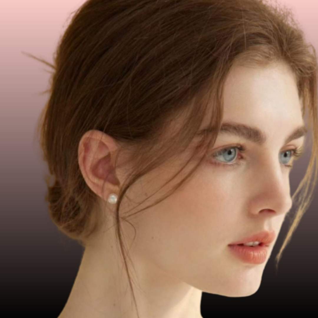 Woman wearing best contact and colour Comfort basic lens | Buy Contact Lenses online in Pakistan