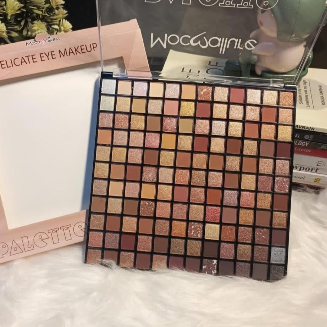 132 Mocallure eye shadow Makeup palette with a visible brand name on a white surface